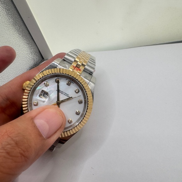 Watch - Picture 10 of 15